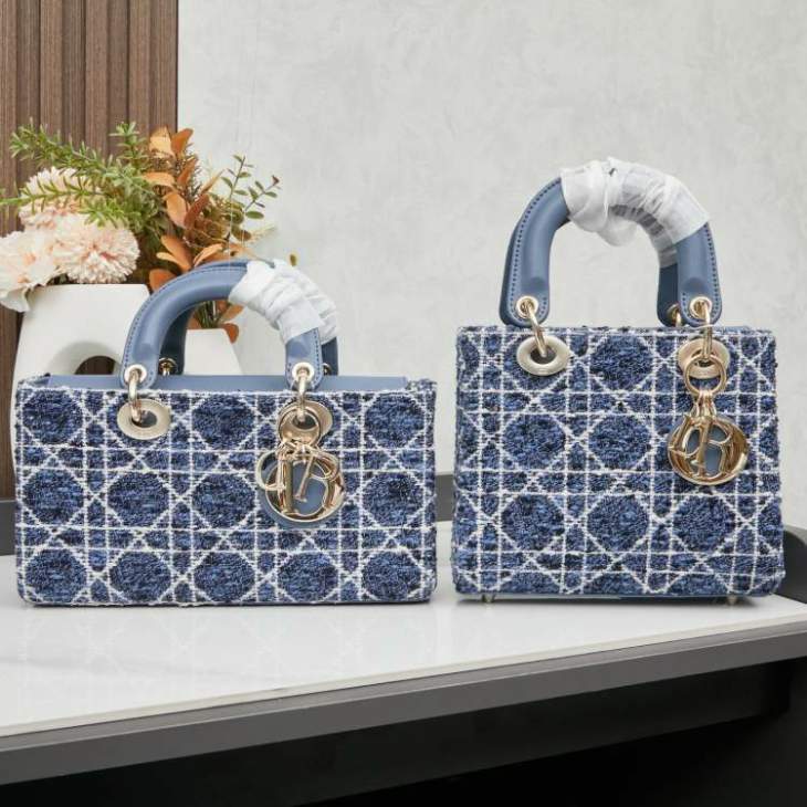 Picture of Dior Handbags _SKUfw239220371fw